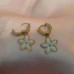 حلق تكة وردة ستانلس 🌸✨