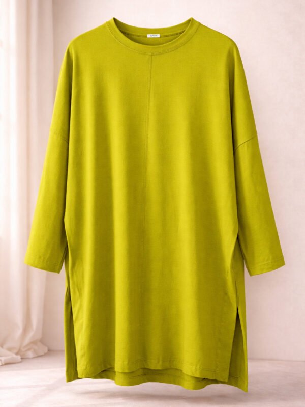 بلوزة حريمي سادة بستايل كاجوال مريح