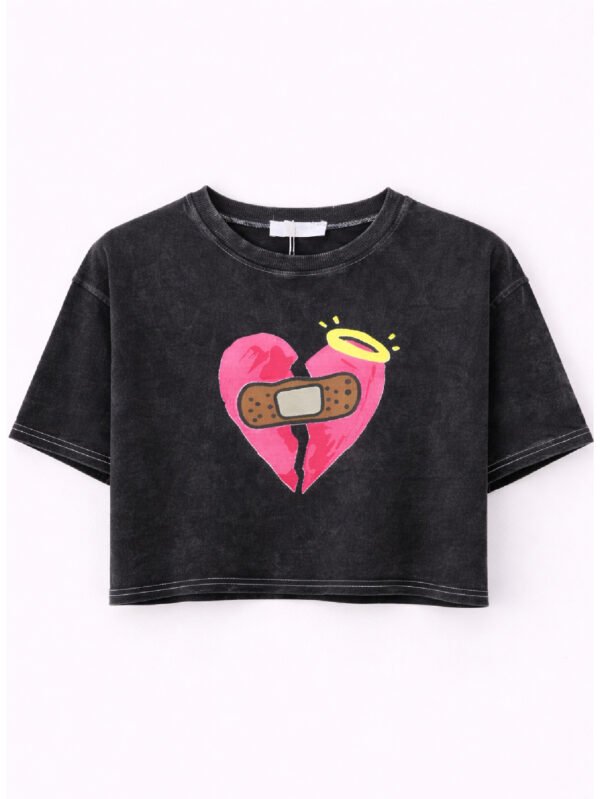 تيشيرت حريمي أسود بطبعة قلب مودرن – ستايل كاجوال تريندي