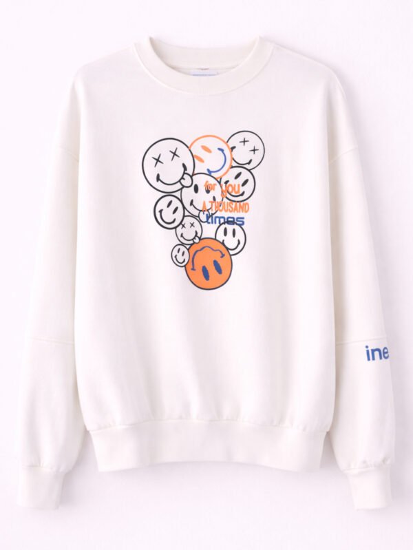 سويت شيرت حريمي بطبعة سمايلي – ستايل كاجوال تريندي