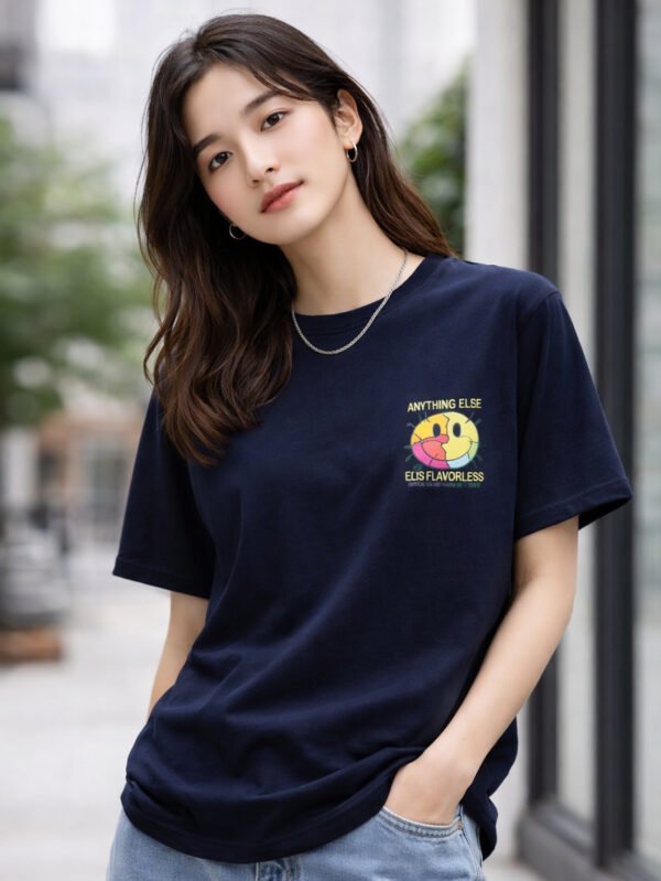 تيشيرت حريمي أسود بطبعة صغيرة – ستايل بسيط وشيك