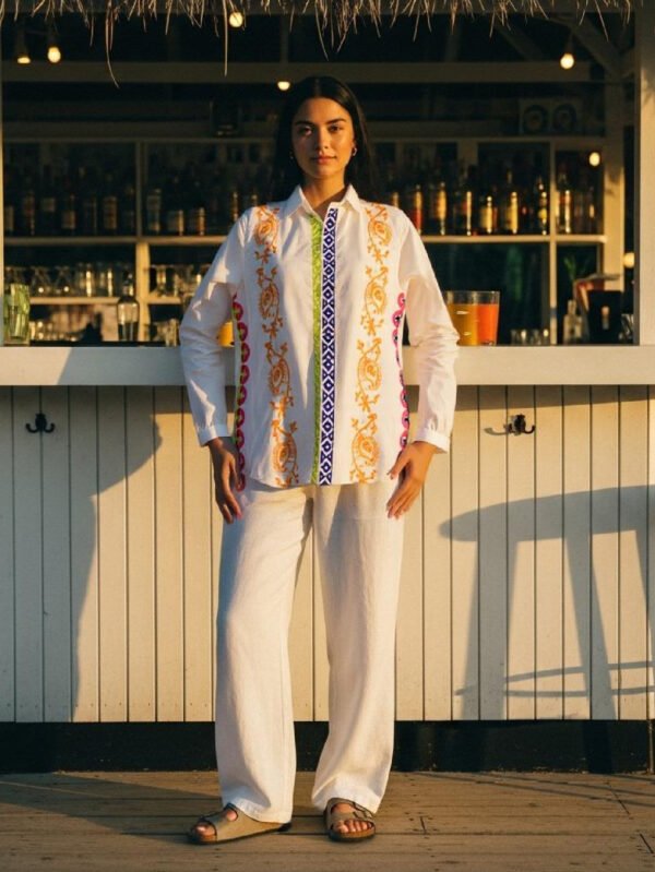 قميص حريمي أبيض مطرز – ستايل صيفي أنيق