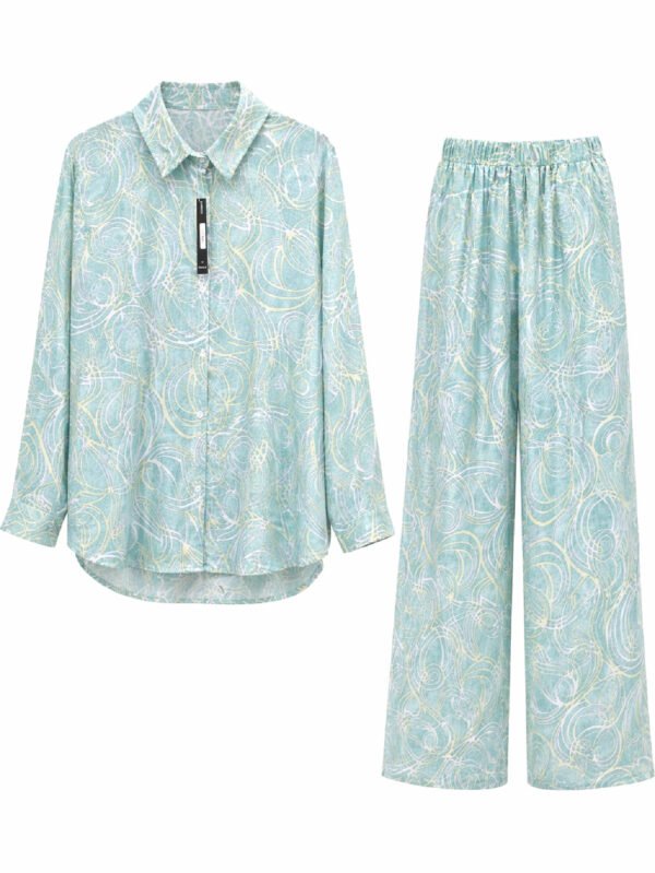 طقم حريمي (قميص + بنطلون) برسومات عصرية – لون مينت شيك