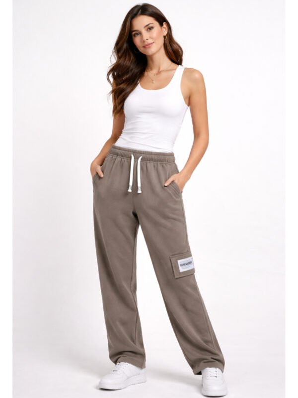 بنطلون حريمي كاجوال بوسط مطاطي ورباط بستايل سبورت مريح